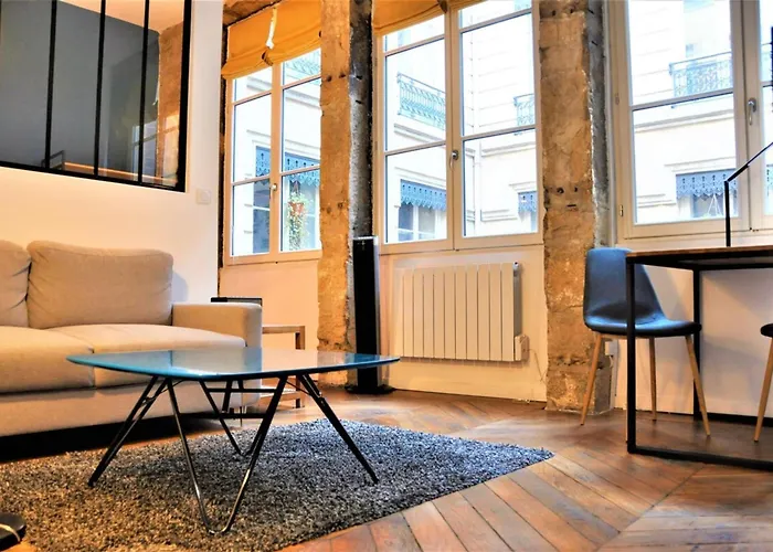 Le Bleu Hypercentre Presque Ile